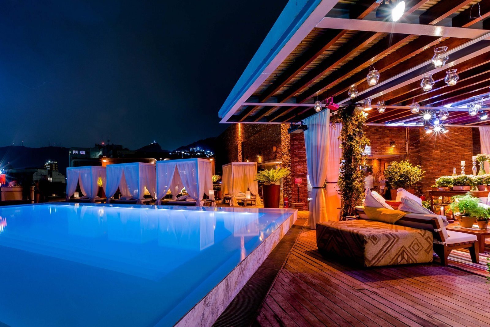 O rooftop do Fasano à noite