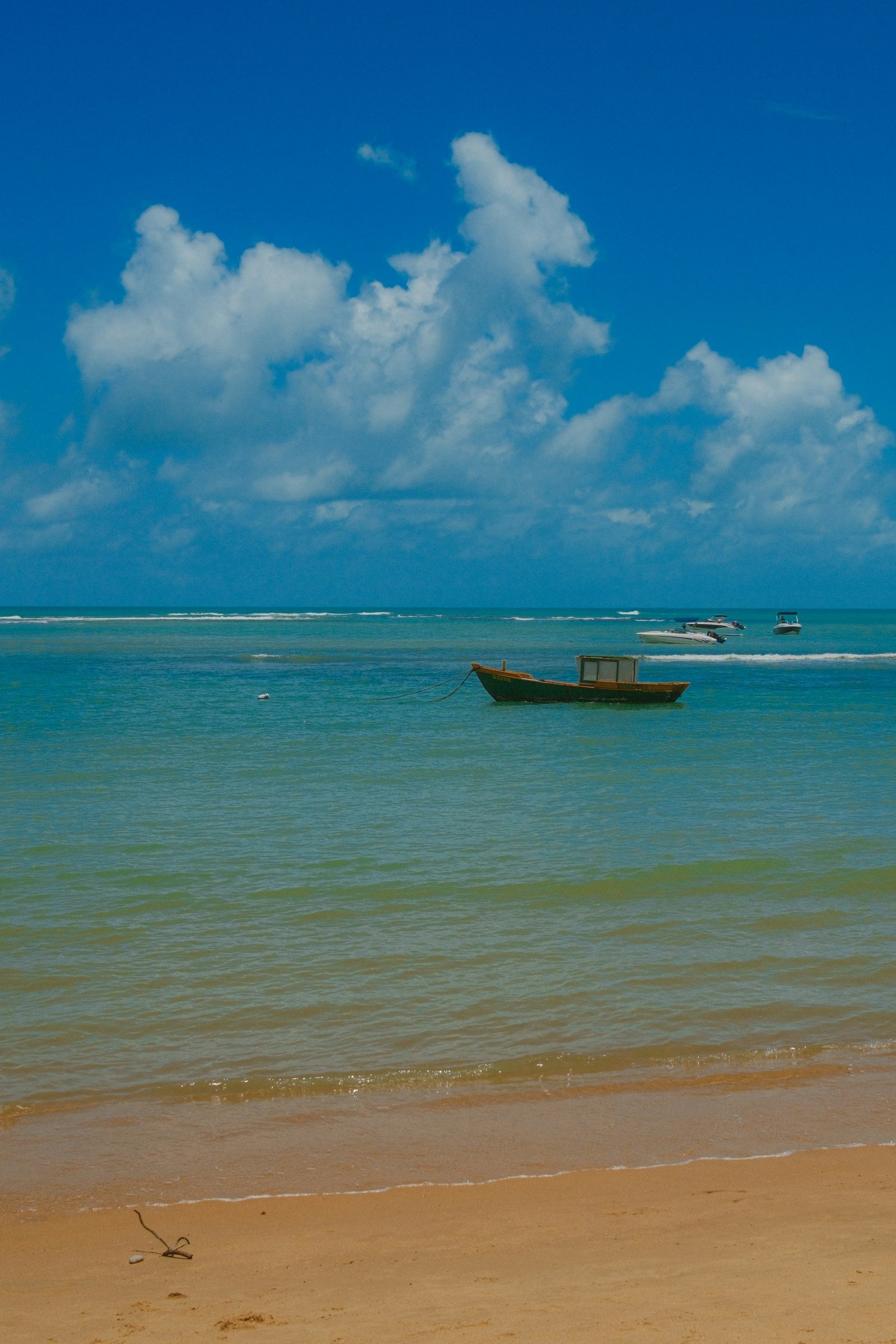 A praia e o mar manso